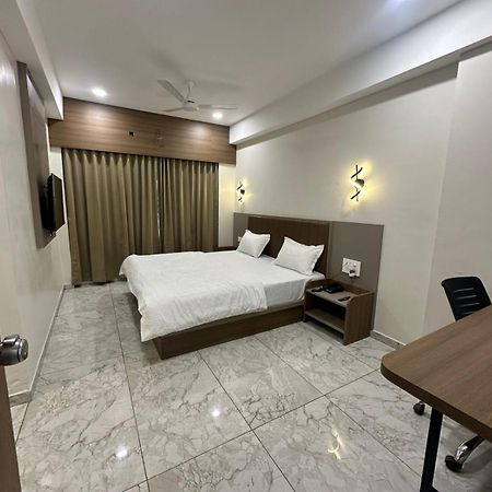 Hotel Fun N Food 普杰 外观 照片